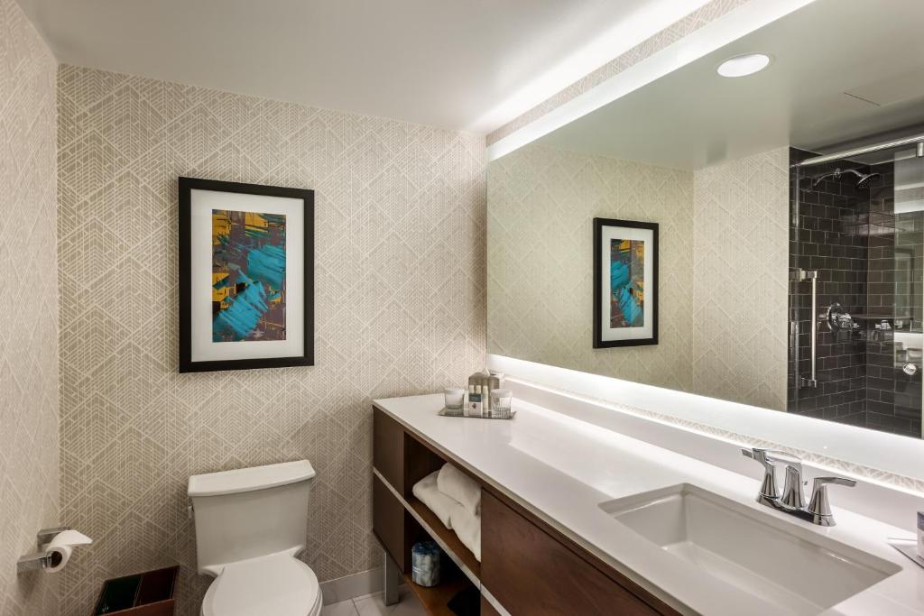 DoubleTree by Hilton Hotel & Suites Houston by the Galleria image 16