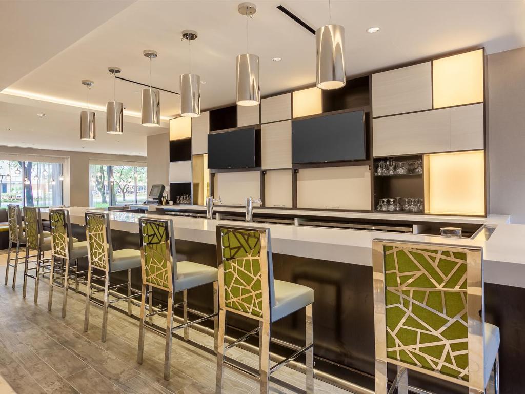 DoubleTree by Hilton Hotel & Suites Houston by the Galleria image 19